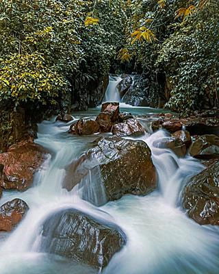 bebatuan curug leuwi hejo