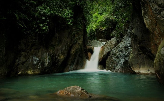 pesona curug leuwi hejo