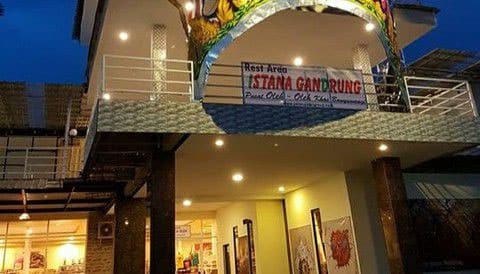 istana gandrung toko oleh oleh banyuwangi