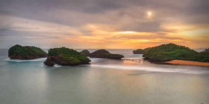 gugusan pulau raja ampat pacitan