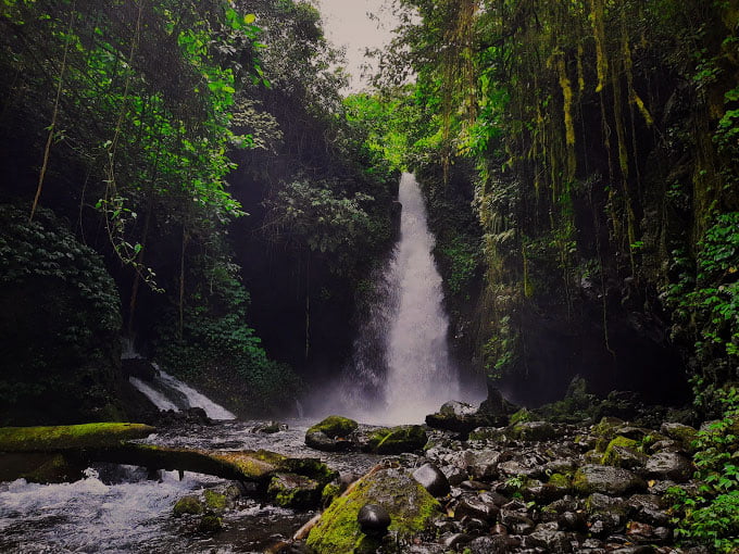 wisata air terjun telunjuk raung
